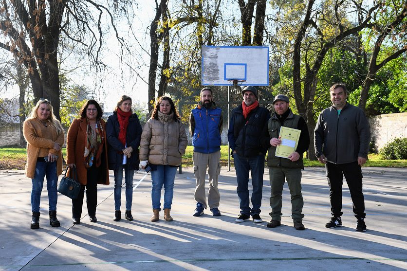 Educación: se llevará adelante la obra de techado de playón en la Escuela Primaria N° 1 de Coronel Vidal