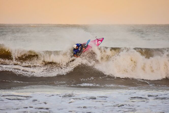 Hoy comienza el Mundial de Kayak Surf en Mar del Plata