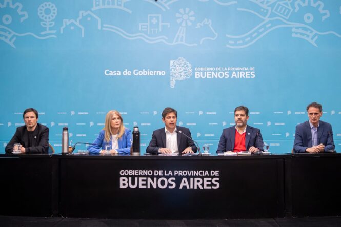 Kicillof desmiente a Milei por la localización de la planta de GNL