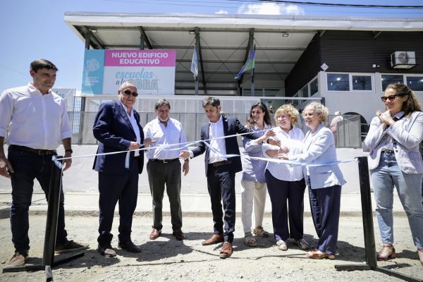 Tandil: Kicillof inauguró el nuevo edificio del Jardín de Infantes Nº912