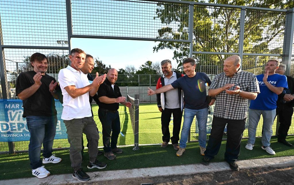 Vivorata inauguro su cancha de padel